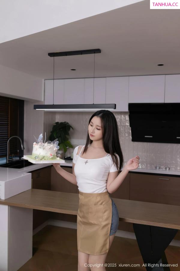   [XiuRen]高清写真图 2025.10.29 No.10925 杏子Yada 蕾丝内衣第4张图片
